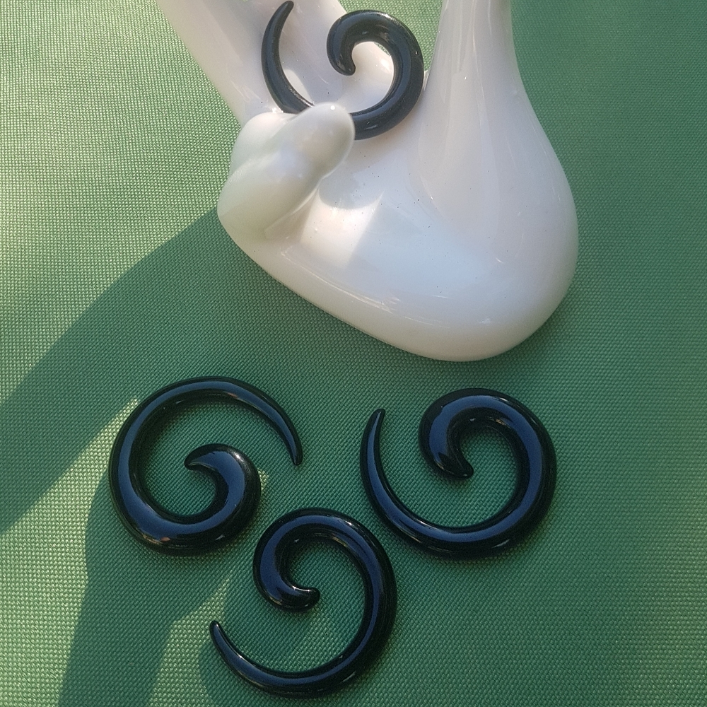 👂🏻Medium Spiral Ear Lobe Tunnel Stretchers